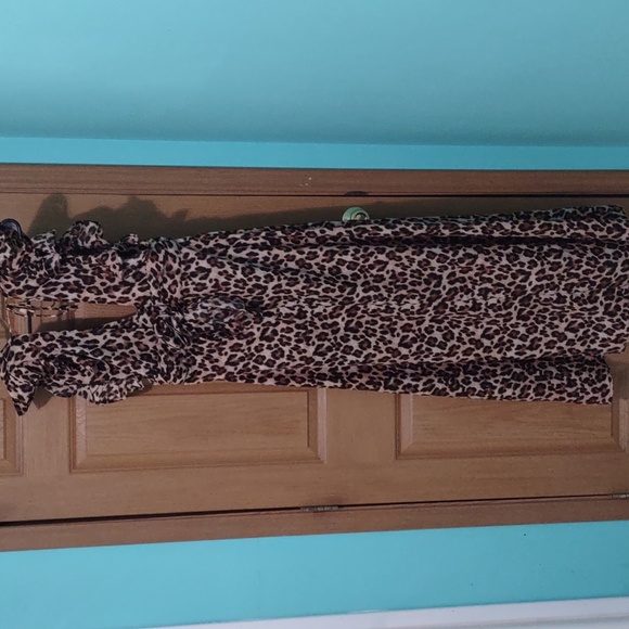 American and beyond sz large stunning cheetah print dress deep v front open - Picture 4 of 4